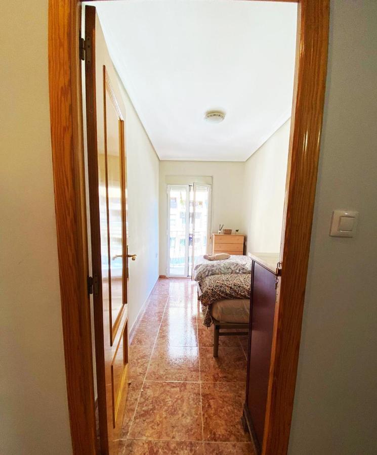 Rooms In Valencia Great Location In Shared Apartment Exteriör bild